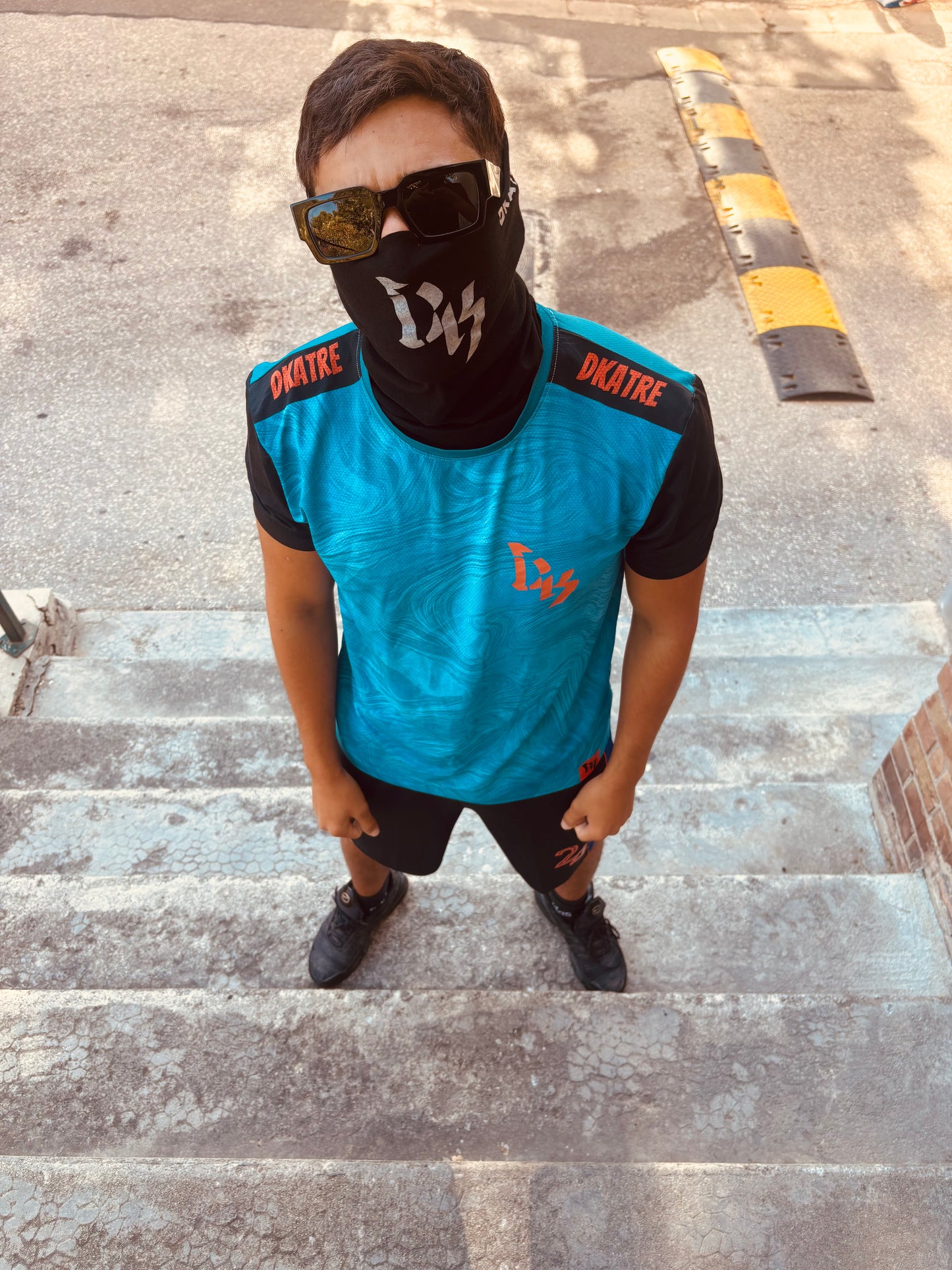 Ensemble DK x 24 light blue/black
